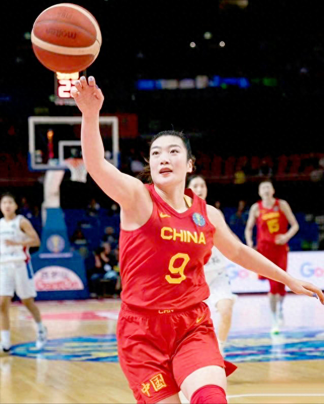 女篮李梦年薪多少钱,女篮李梦个人简介