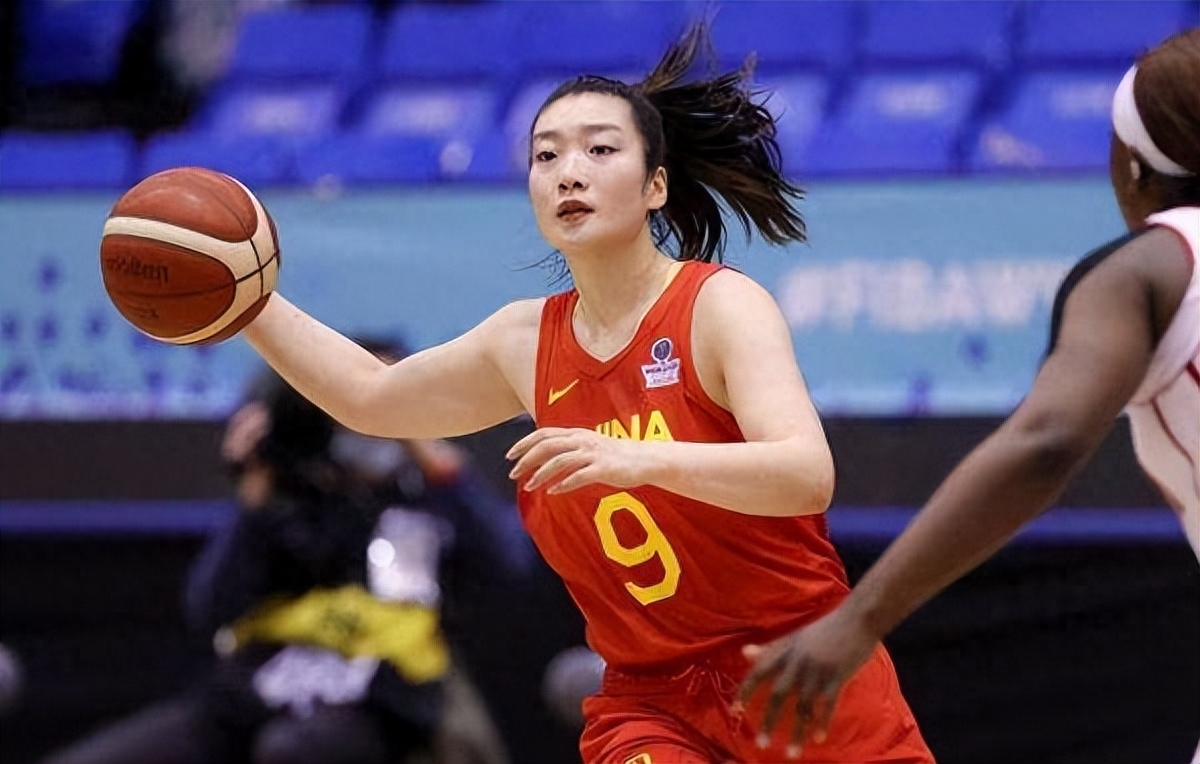 女篮李梦年薪多少钱,女篮李梦个人简介