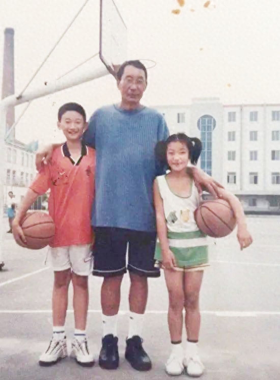 女篮李梦年薪多少钱,女篮李梦个人简介