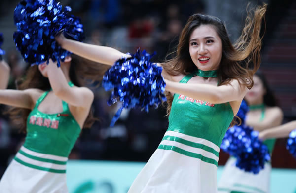 女篮最新消息，3月7日李梦疑似硬刚宫鲁鸣，花里胡哨是你认知不够