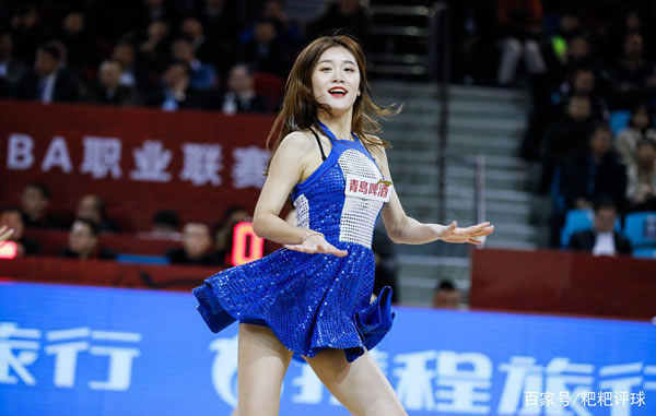广厦队主场变成红色海洋 力争今晚要在主场夺冠 楼明将重金奖励球队