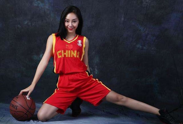 NBA球星戈贝尔季后赛前突然分手！怀孕女友带着1岁儿子被赶出门